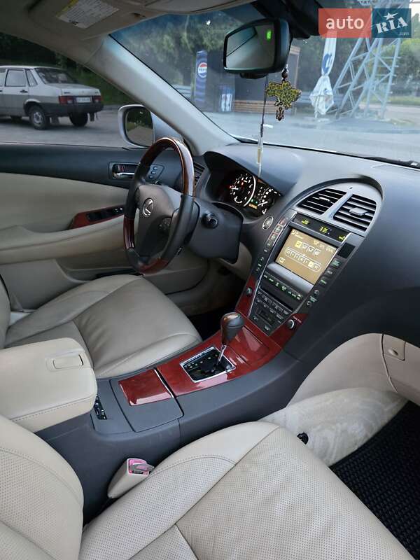 Седан Lexus ES 2007 в Ровно