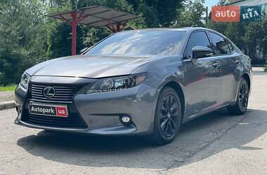 Седан Lexus ES 2014 в Києві