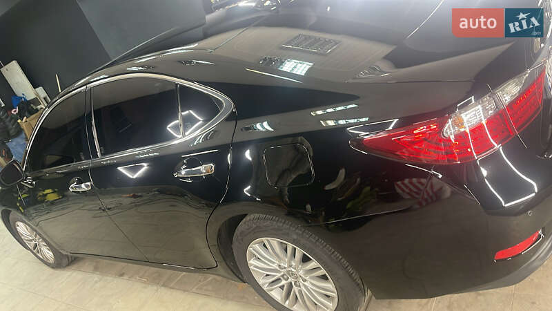 Седан Lexus ES 2014 в Киеве фото 3 Седан Lexus ES 2014 в Киеве