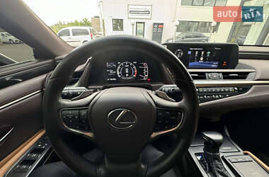 Седан Lexus ES 2020 в 