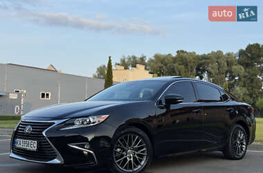 Седан Lexus ES 2018 в 