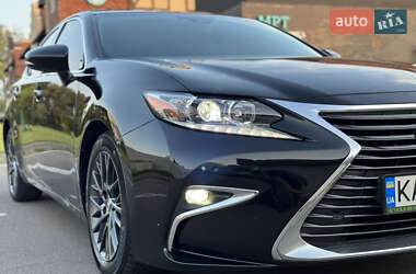 Седан Lexus ES 2018 в 