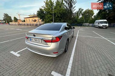 Седан Lexus ES 2016 в 