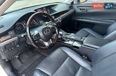 Седан Lexus ES 2016 в 