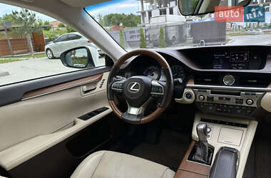 Седан Lexus ES 2018 в 