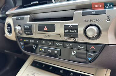 Седан Lexus ES 2018 в 
