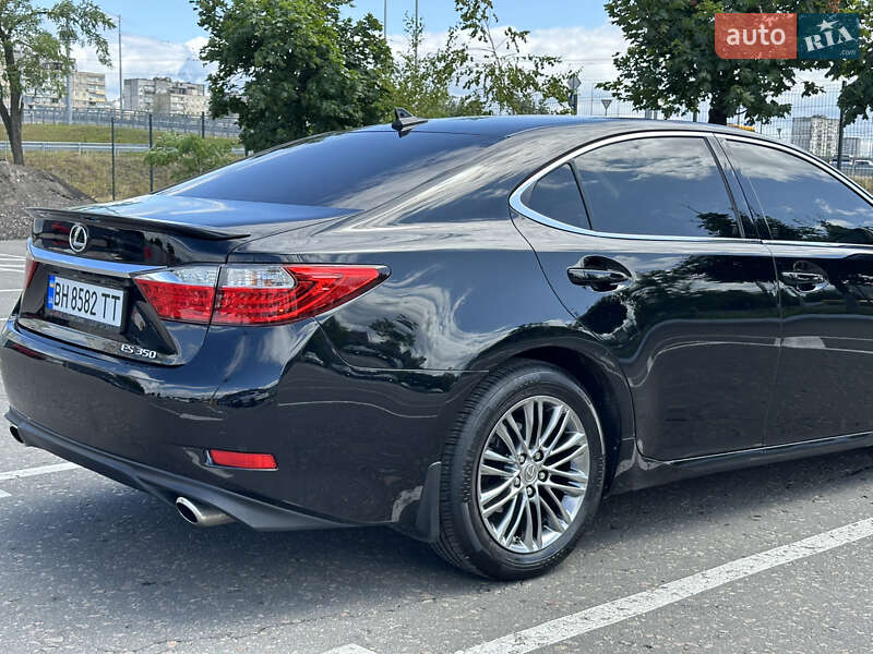 Седан Lexus ES 2012 в Одесі
