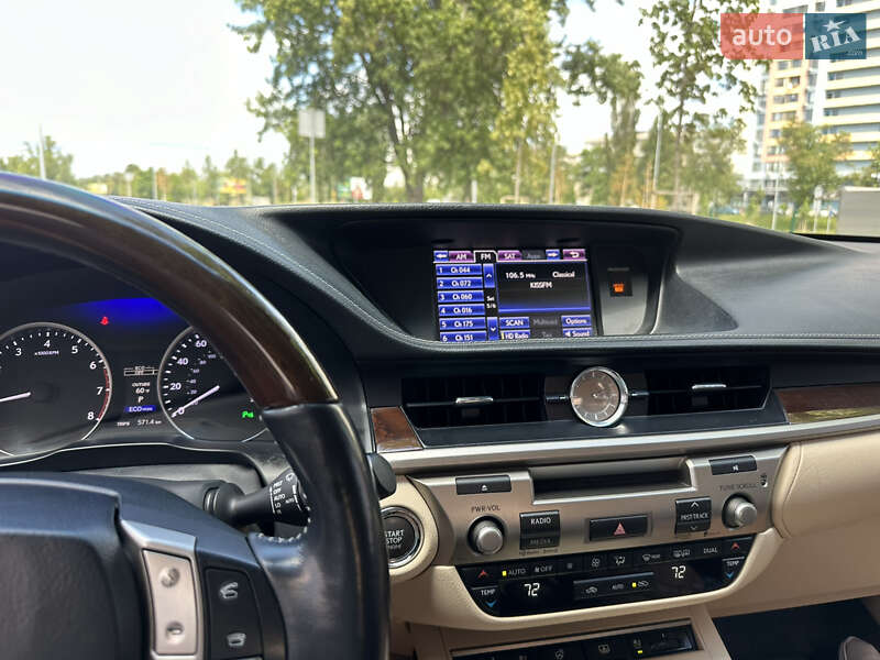 Седан Lexus ES 2012 в Одесі
