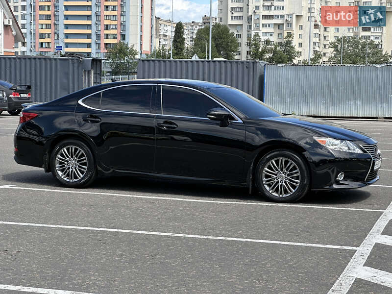 Седан Lexus ES 2012 в Одесі