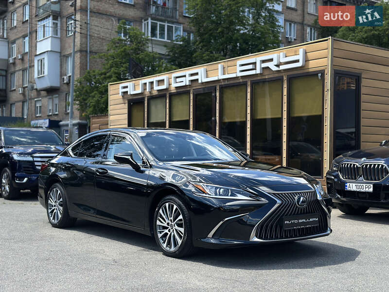 Lexus ES 2021
