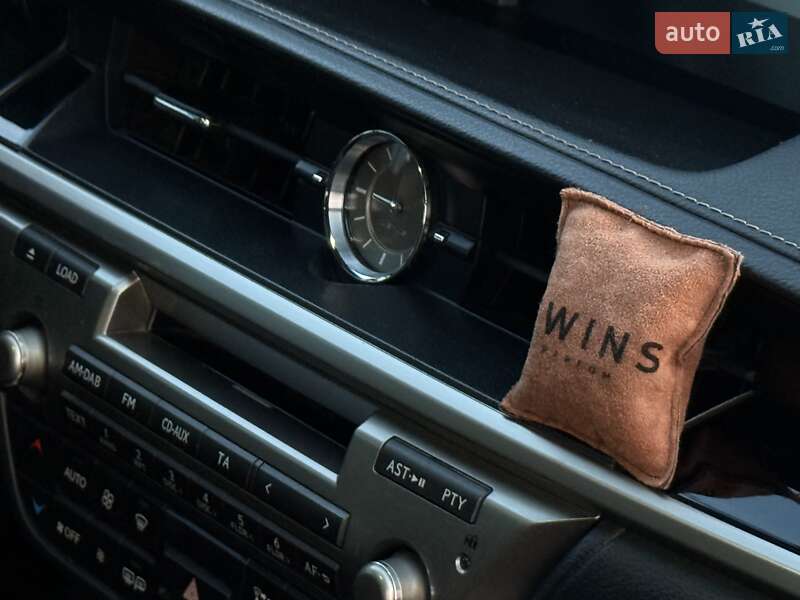Седан Lexus ES 2012 в Виннице
