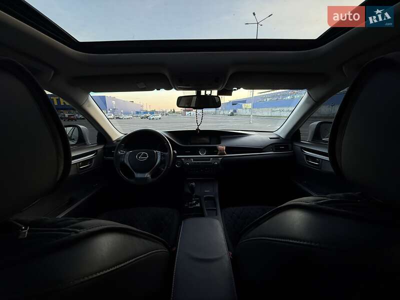 Седан Lexus ES 2012 в Виннице