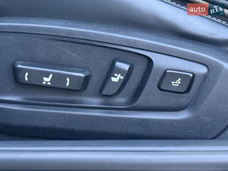 Седан Lexus ES 2012 в Виннице