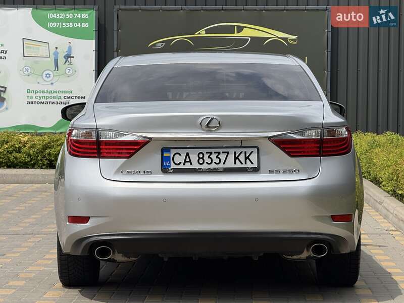 Седан Lexus ES 2012 в Виннице