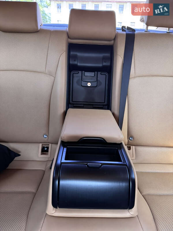 Седан Lexus ES 2022 в Киеве