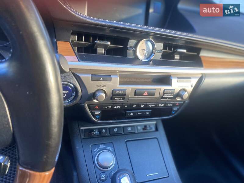 Седан Lexus ES 2015 в Одессе