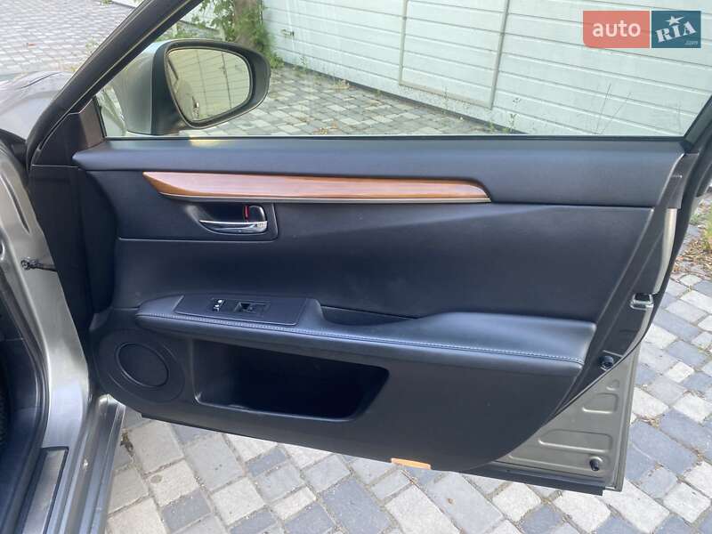 Седан Lexus ES 2015 в Одессе
