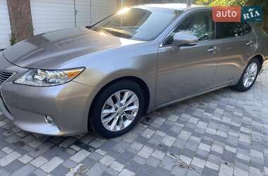 Седан Lexus ES 2015 в Одесі