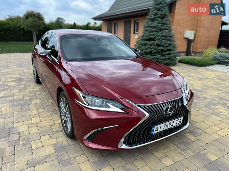 Lexus ES 2020
