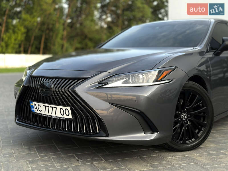 Седан Lexus ES 2020 в Луцке