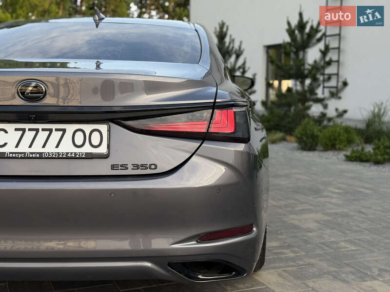 Седан Lexus ES 2020 в Луцке