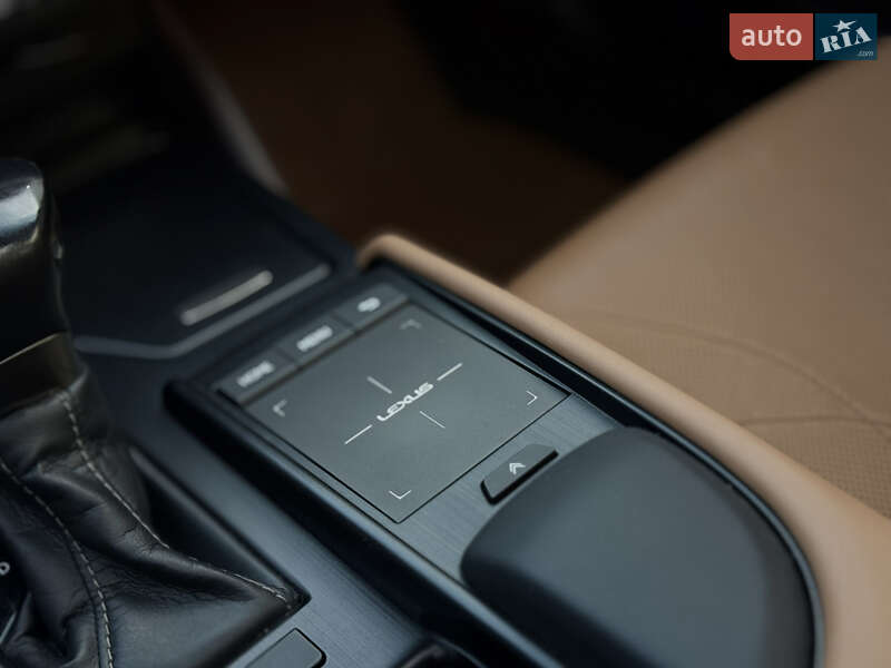 Седан Lexus ES 2020 в Луцке