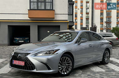 Седан Lexus ES 2024 в Ивано-Франковске