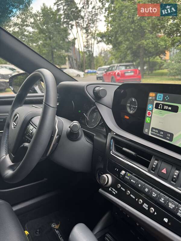Седан Lexus ES 2022 в Киеве