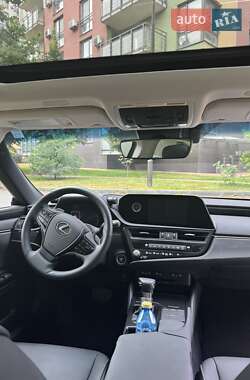 Седан Lexus ES 2022 в 