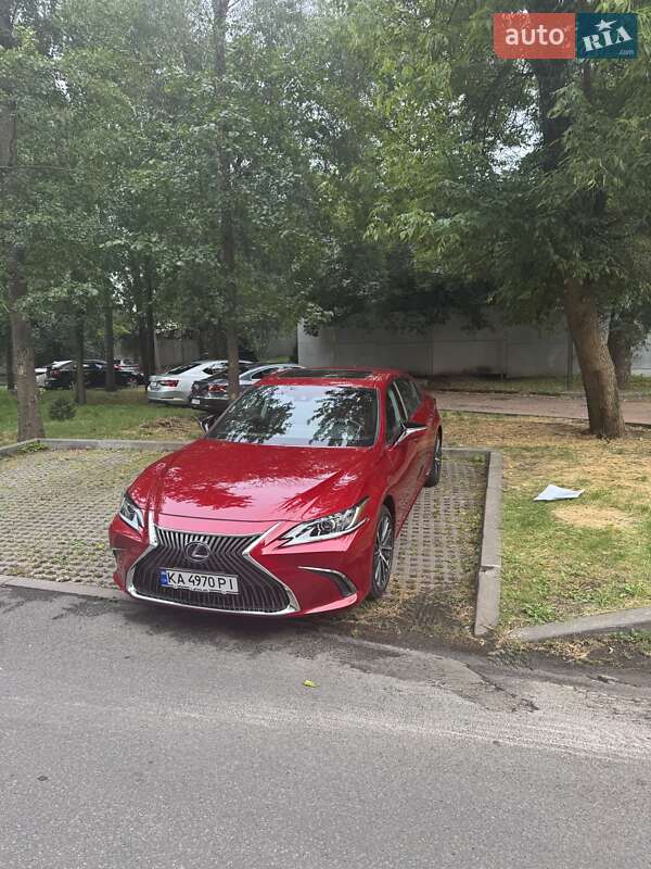 Седан Lexus ES 2022 в Киеве
