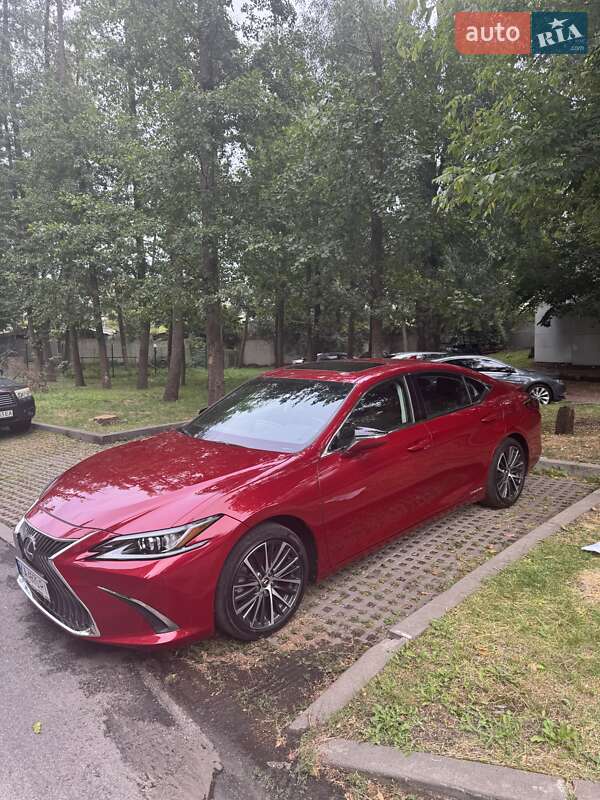 Седан Lexus ES 2022 в Киеве