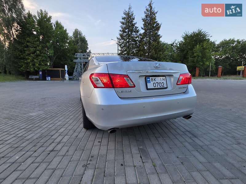 Седан Lexus ES 2007 в Ровно