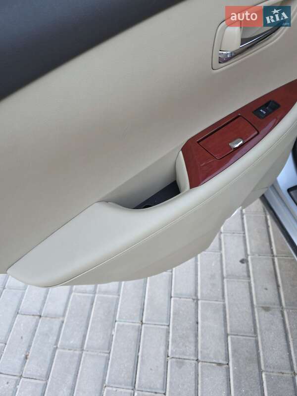 Седан Lexus ES 2007 в Ровно