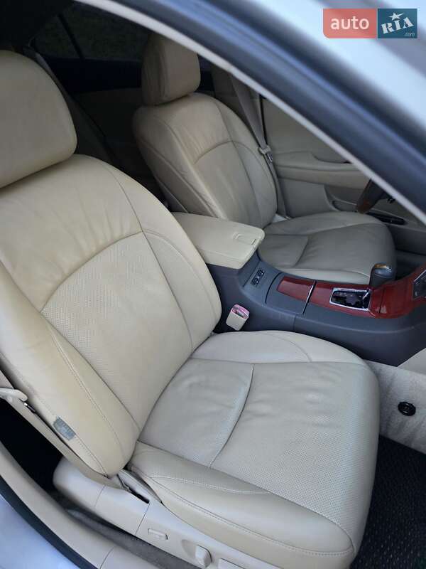 Седан Lexus ES 2007 в Ровно