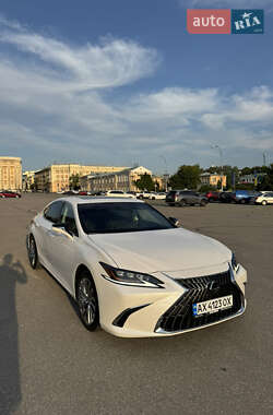 Седан Lexus ES 2023 в Харькове