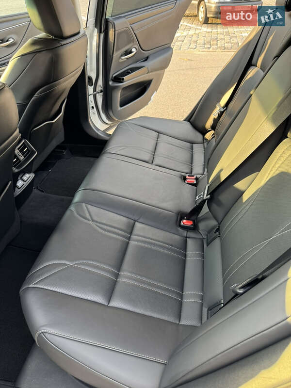 Седан Lexus ES 2023 в Харькове