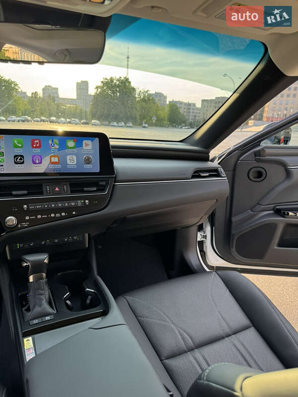 Седан Lexus ES 2023 в Харькове