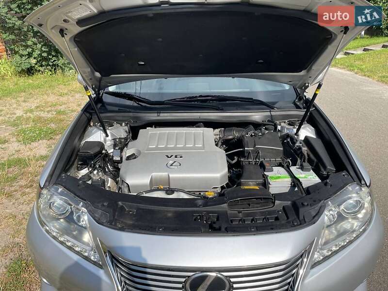 Седан Lexus ES 2014 в Киеве