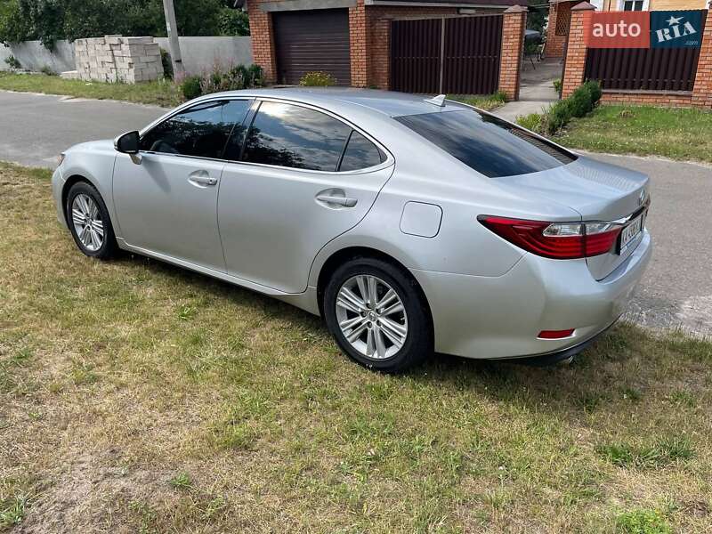 Седан Lexus ES 2014 в Киеве