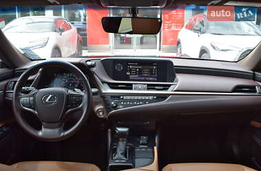 Седан Lexus ES 2019 в 