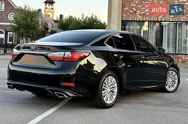 Седан Lexus ES 2016 в Киеве