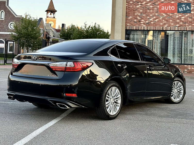 Lexus ES 2016