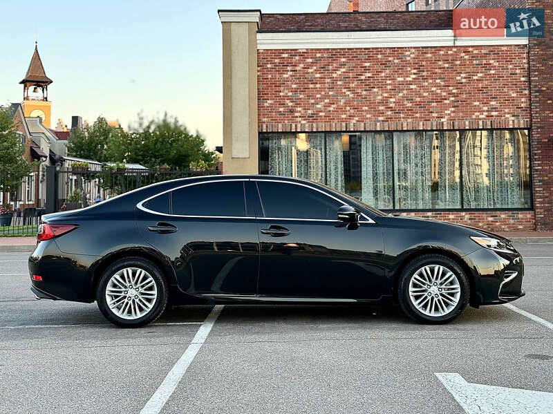 Lexus ES 2016