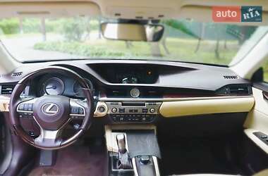 Седан Lexus ES 2018 в Киеве