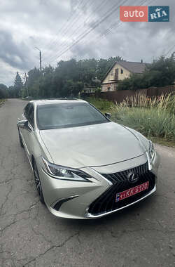 Седан Lexus ES 2022 в Лубнах