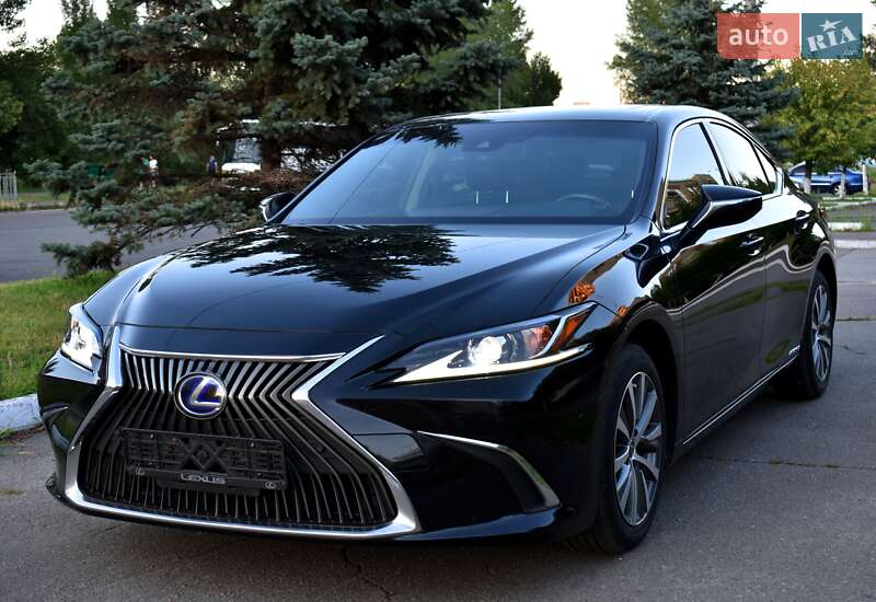 Lexus ES 2019