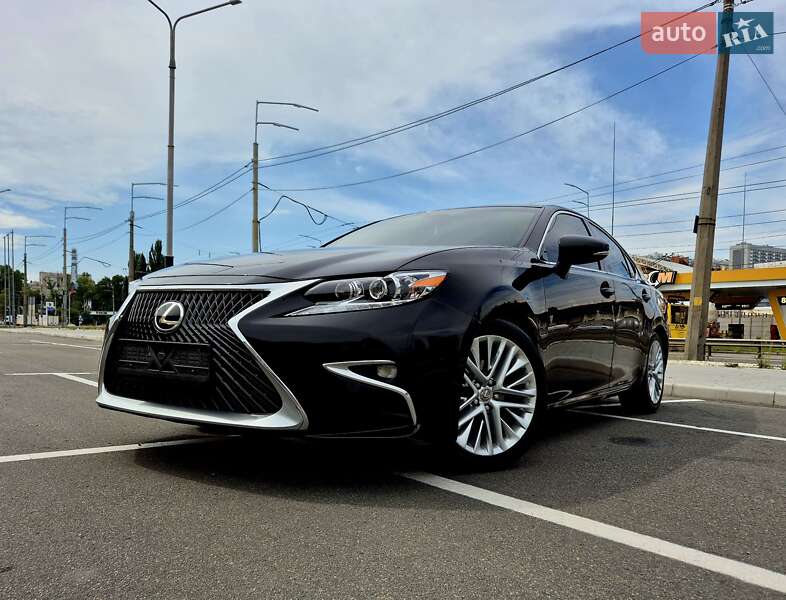 Седан Lexus ES 2014 в Киеве