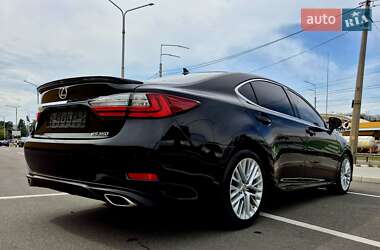 Седан Lexus ES 2014 в Киеве
