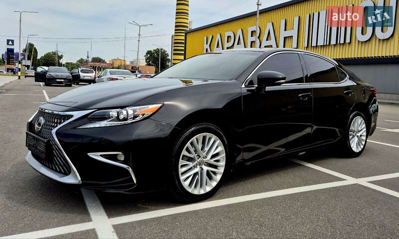 Седан Lexus ES 2014 в Киеве