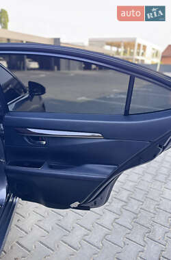 Седан Lexus ES 2017 в 